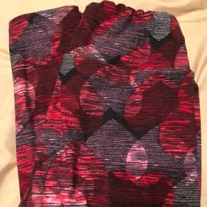 Lularoe OS leggings. Hearts, Valentine’s Day.